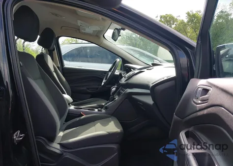 2013 Ford Escape S z USA, uszkodzony, nr VIN 1FMCU0F75DUC33792